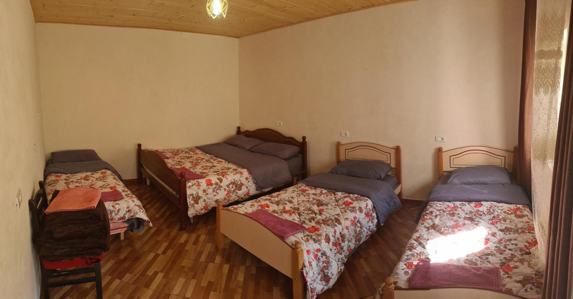 Guest House Emanueli Tropoje Esterno foto
