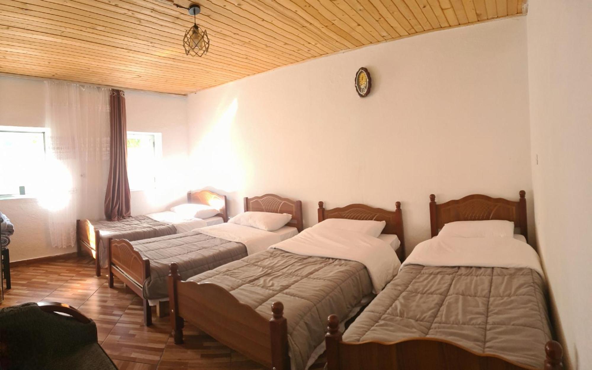 Guest House Emanueli Tropoje Esterno foto